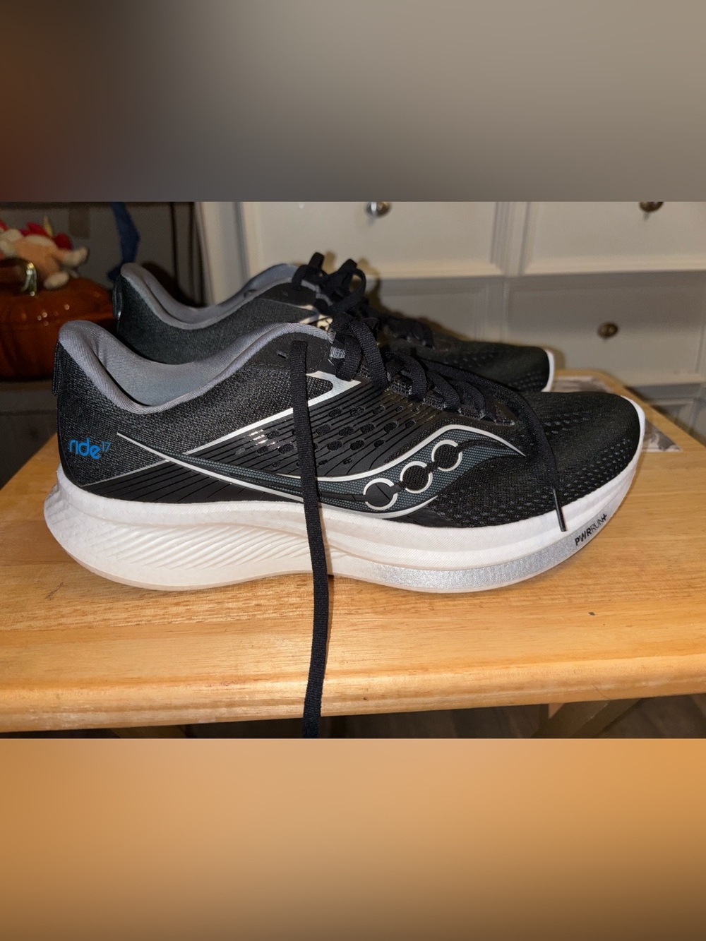 Saucony Black and Gray Men's Athletic Running Shoes Sz10.5W